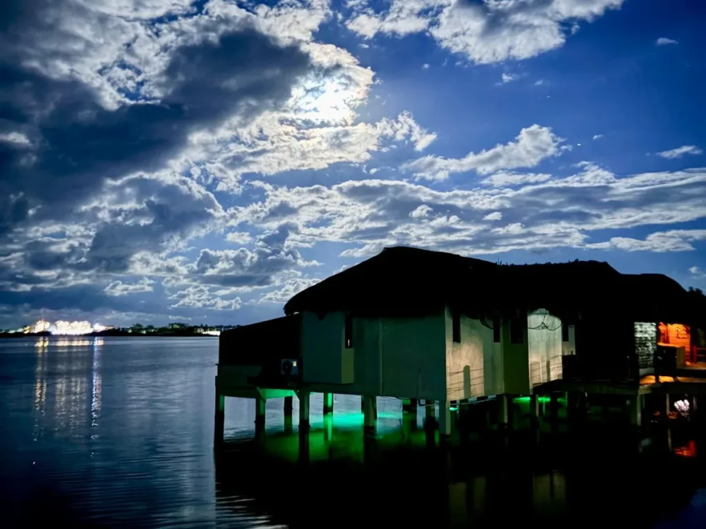 Lina Point Overwater Resort